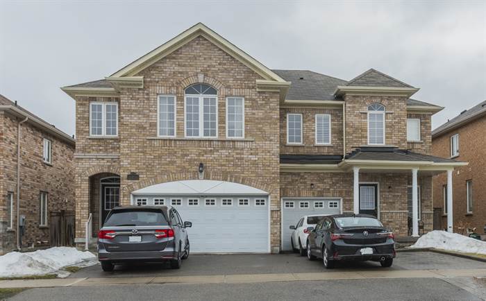 7 Aikenhead Ave